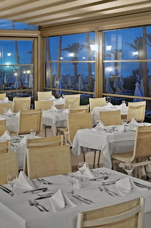 2 restaurants servant le dĂźner