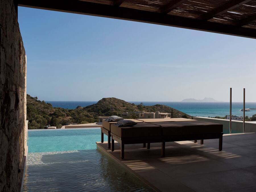 Blue Junior Suite Sea View Private Pool | In-room safe, desk, blackout drapes, bed sheets