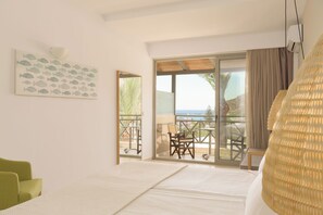 Chambre supérieure, vue sur la mer | 1 chambre, coffre-fort, bureau, rideaux d’obscurcissement