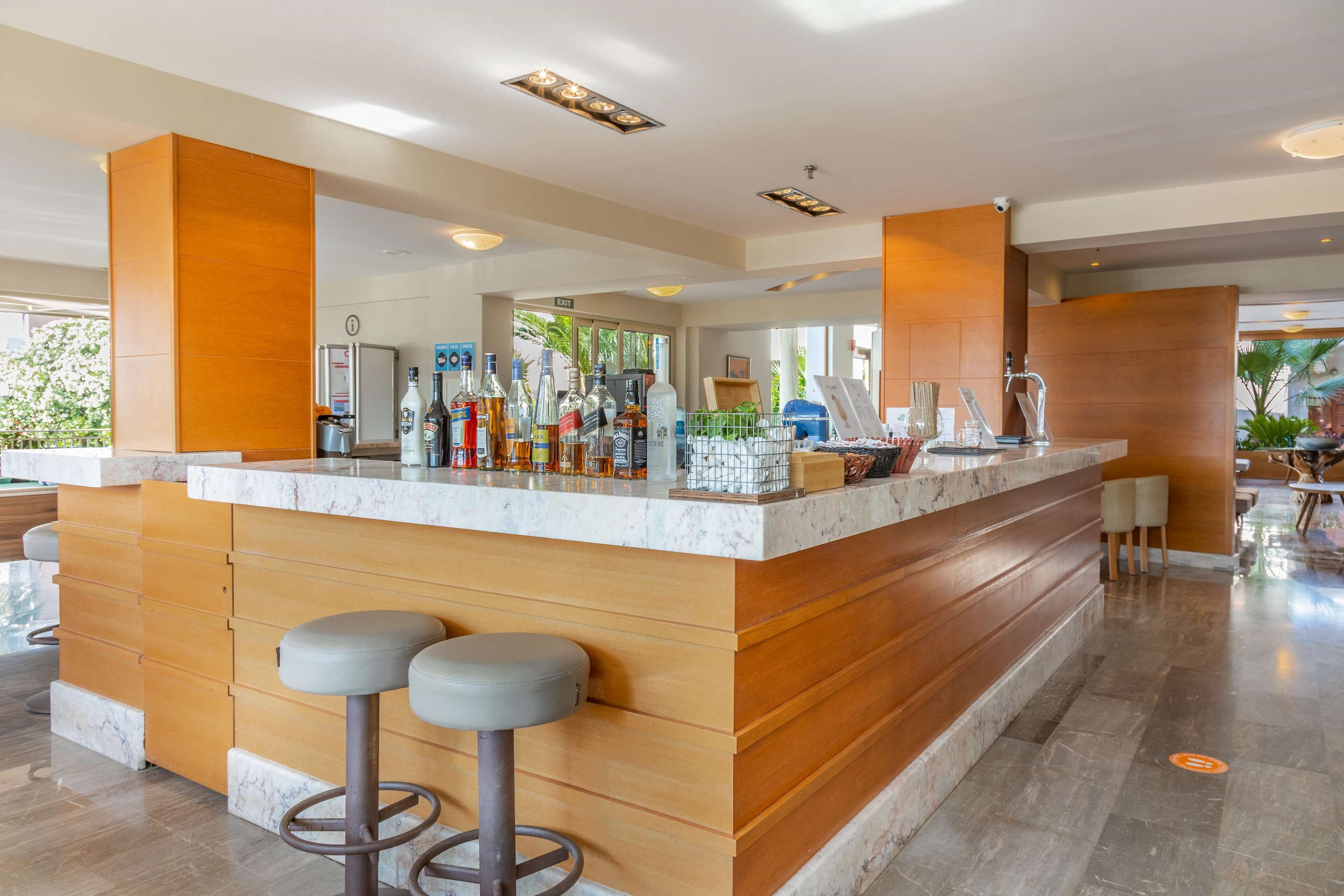 Bar (en la propiedad)