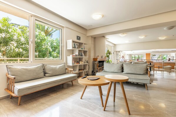 Lobby lounge - Marilena Hotel (Malevizi)