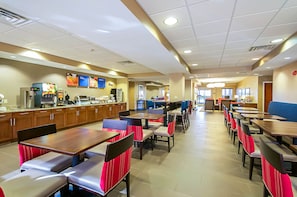 Free on-the-go breakfast on weekends