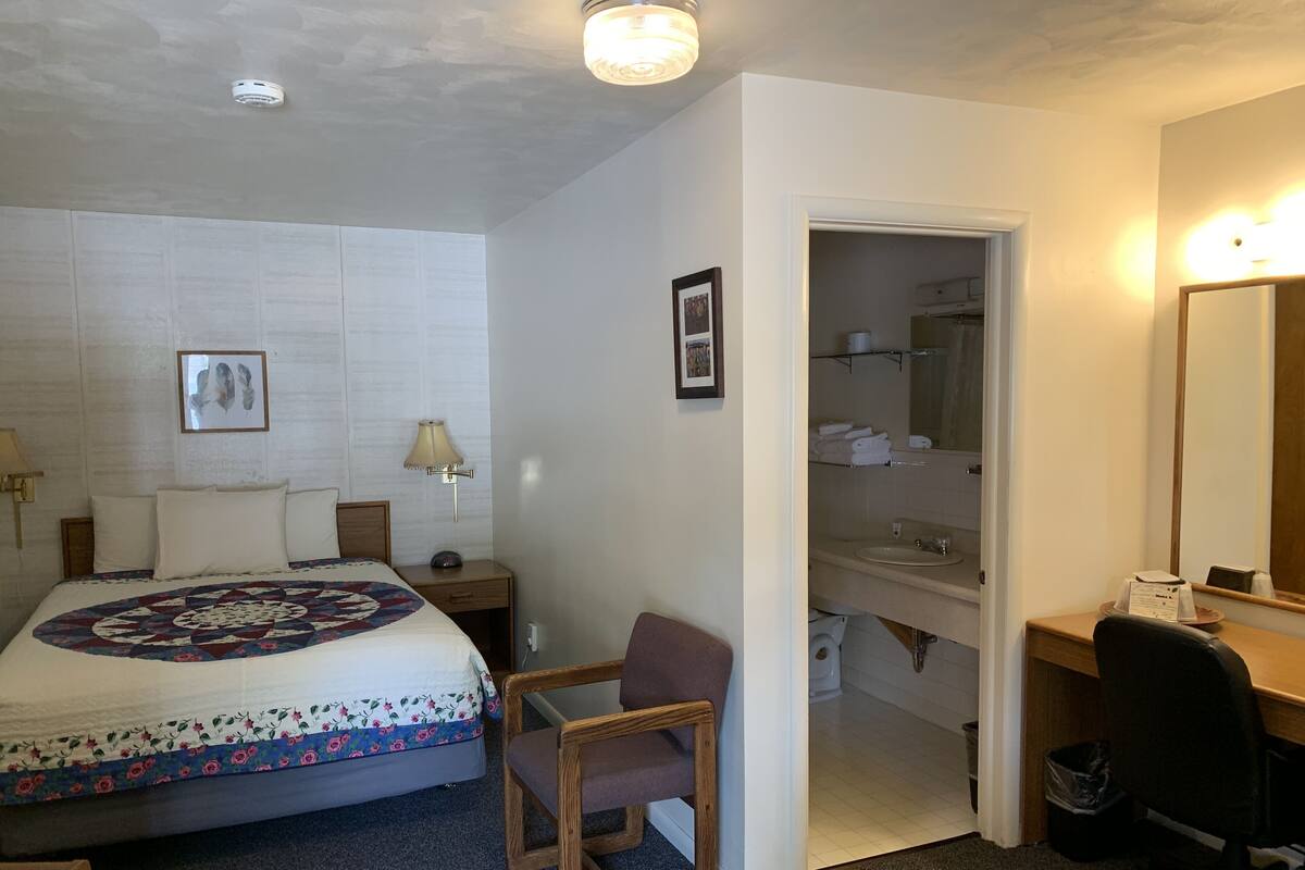 Iron/ironing board (on request), free WiFi, bed sheets