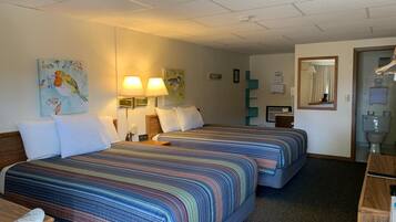 Een strijkplank/strijkijzer, gratis wifi, beddengoed