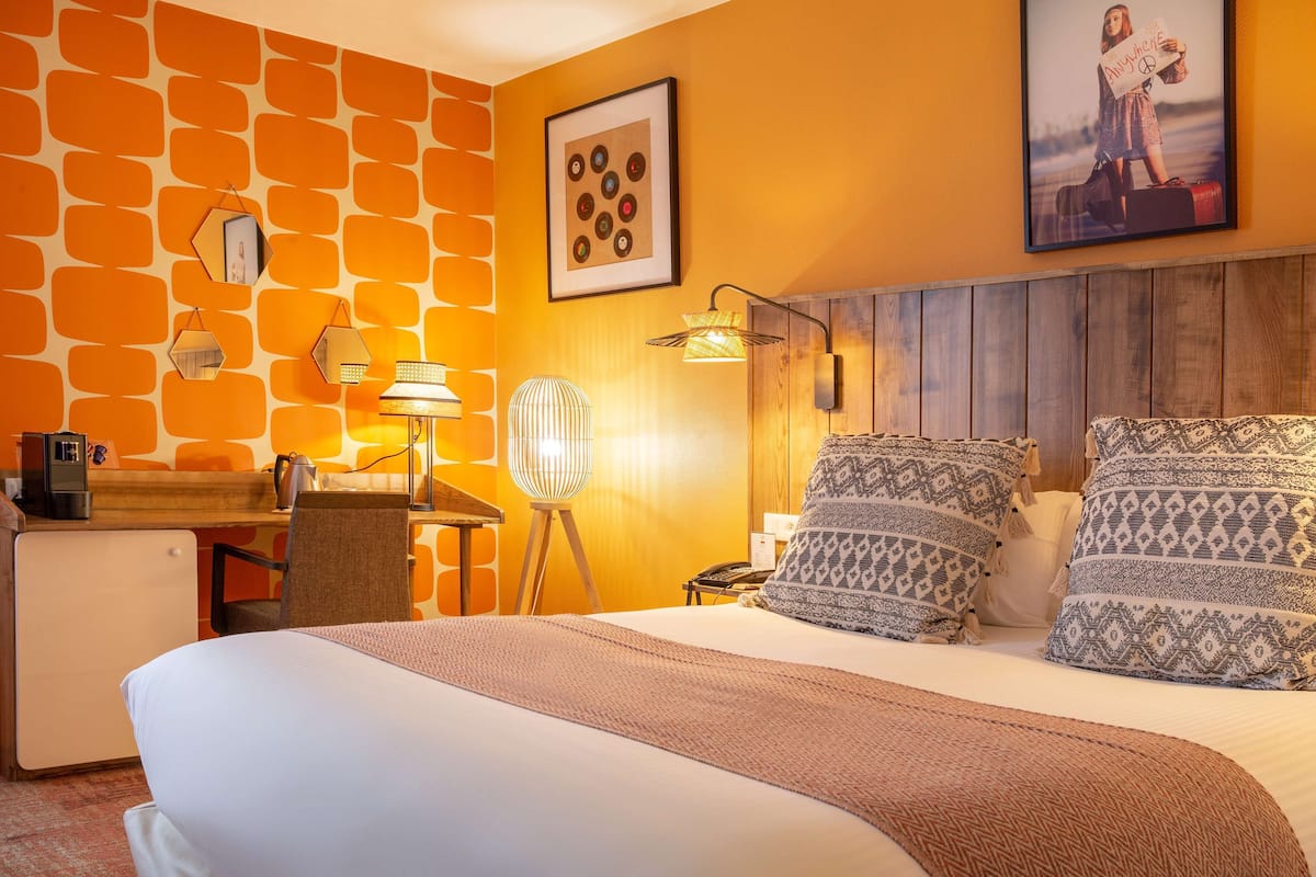 in-room safe, desk, blackout curtains, soundproofing