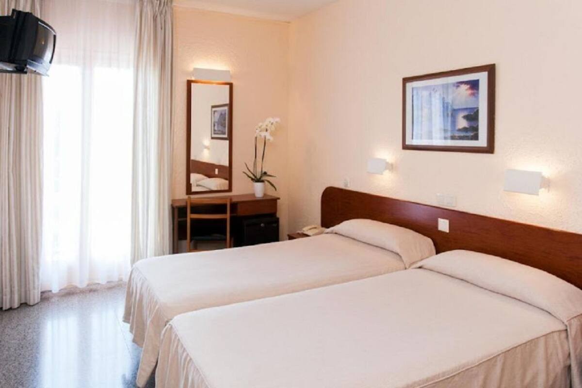 In-room safe, blackout drapes, bed sheets