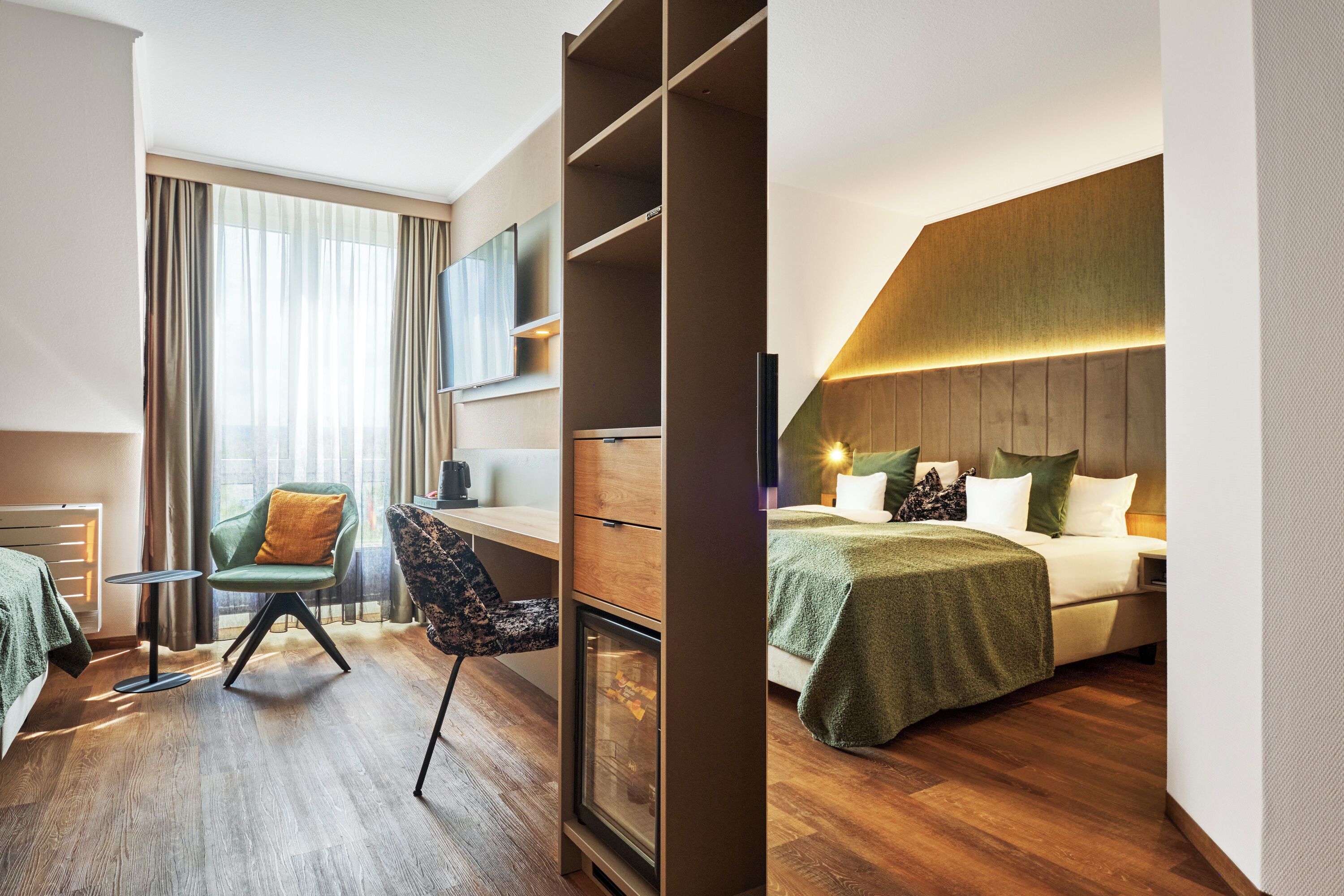 防过敏的被褥、羽绒被、迷你吧、办公桌