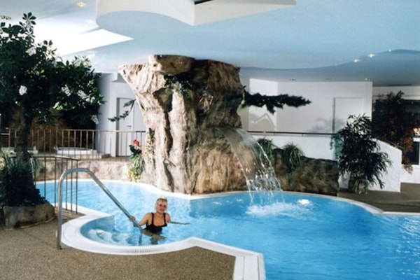 Una piscina techada