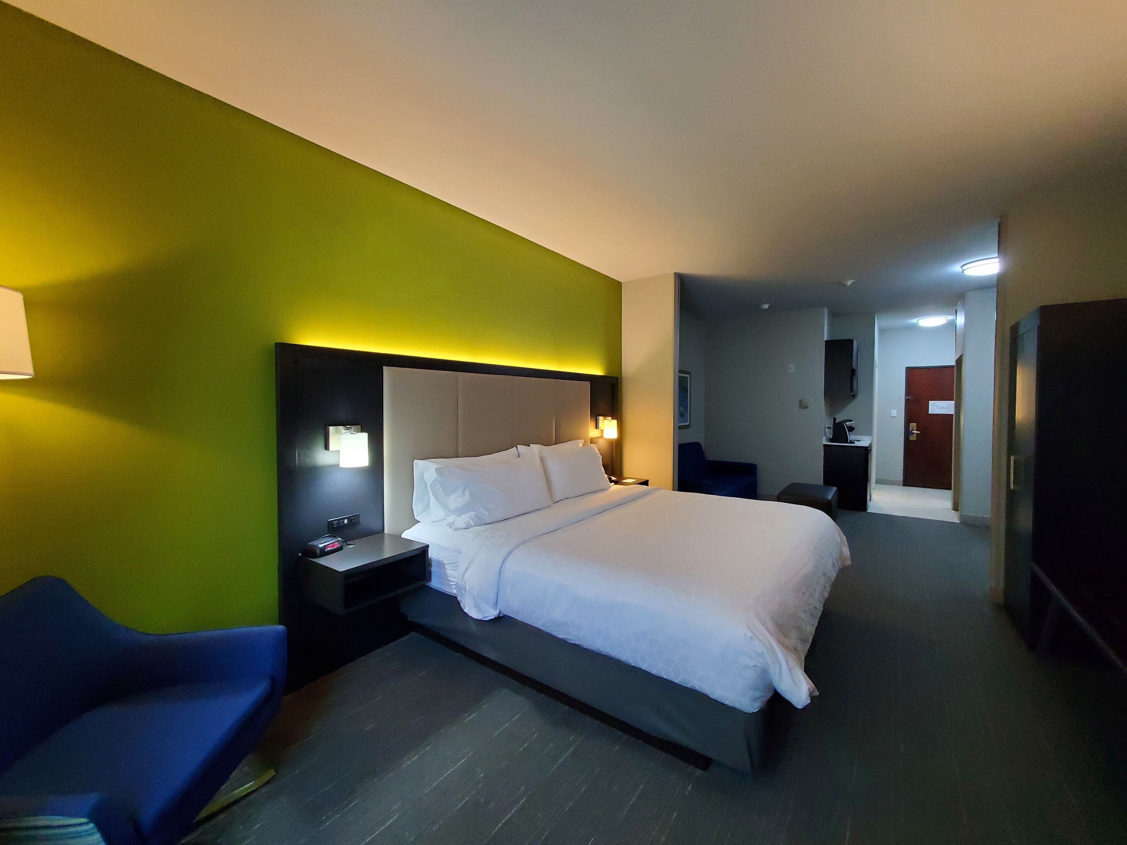 suite, 1 king bed (additional living area) | desk, iron/ironing board, free rollaway beds, free wifi