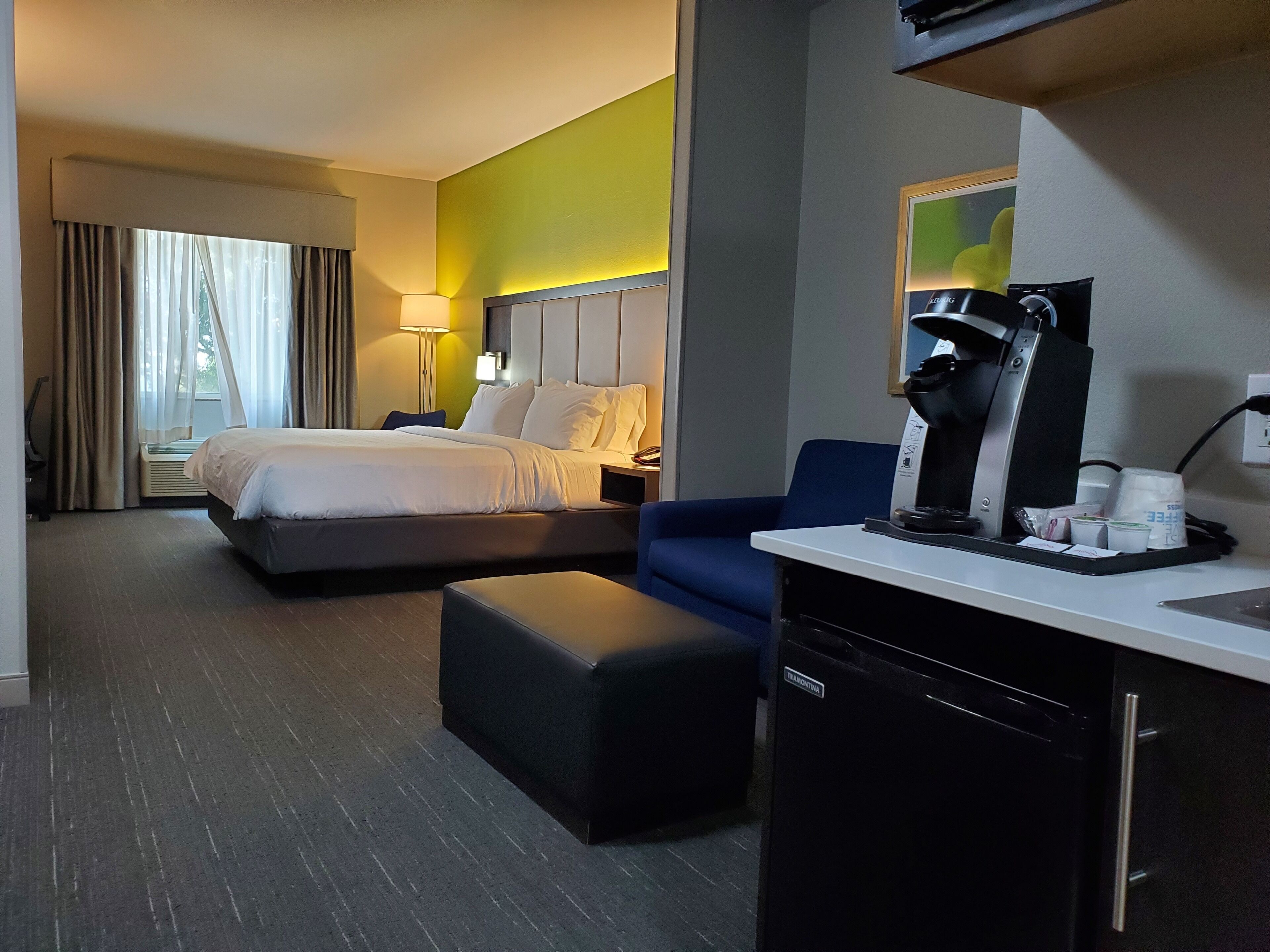 suite, 1 king bed (additional living area) | desk, iron/ironing board, free rollaway beds, free wifi