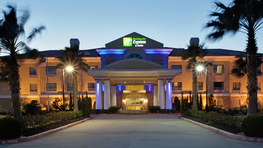 Holiday Inn Express Hotel & Suites Pearland by IHG