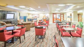 Free buffet breakfast - Holiday Inn Express Hotel & Suites Auburn by IHG (Auburn)