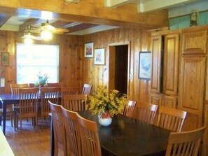 Comfort Cabin, 5 Bedrooms, Kitchen | Premium bedding, individually decorated, individually furnished - Golden Bear Cottages (Big Bear Lake)