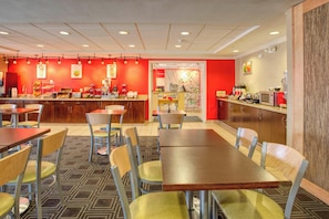 Free continental breakfast  - Towneplace Suites by Marriott Las Cruces (Las Cruces)