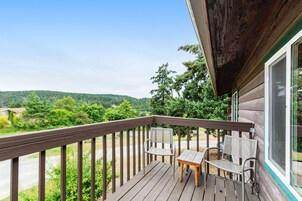 Room, 1 Bedroom, Fireplace, Marina View (Deer Harbor Inn #2) | Balcony