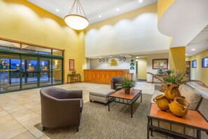 Lobby - Wingate by Wyndham West Monroe (West Monroe)