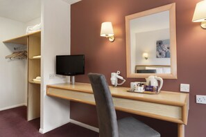 低過敏寢具、書桌、遮光布/窗簾、熨斗/熨衣板