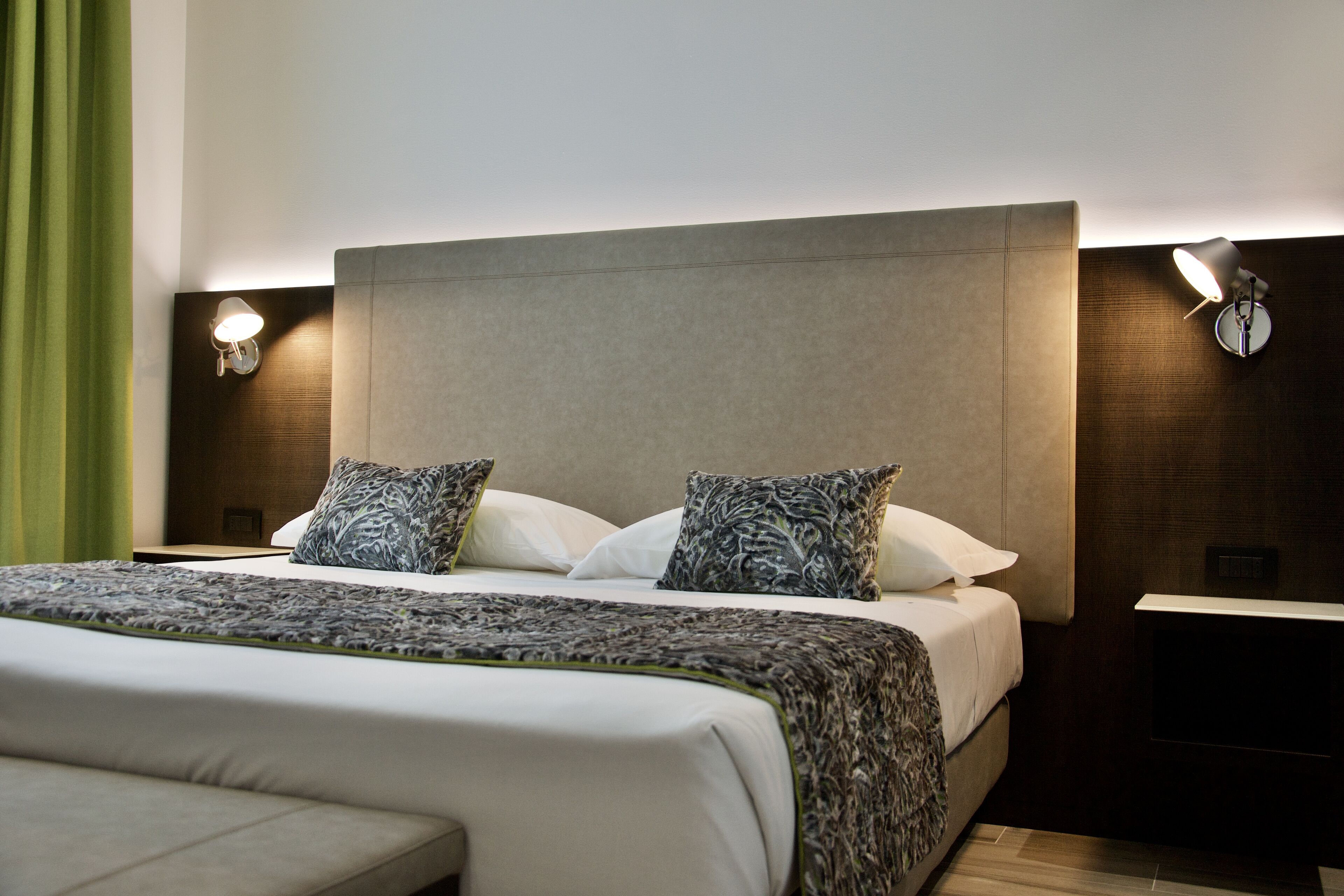 egyptian cotton sheets, premium bedding, down duvets, minibar