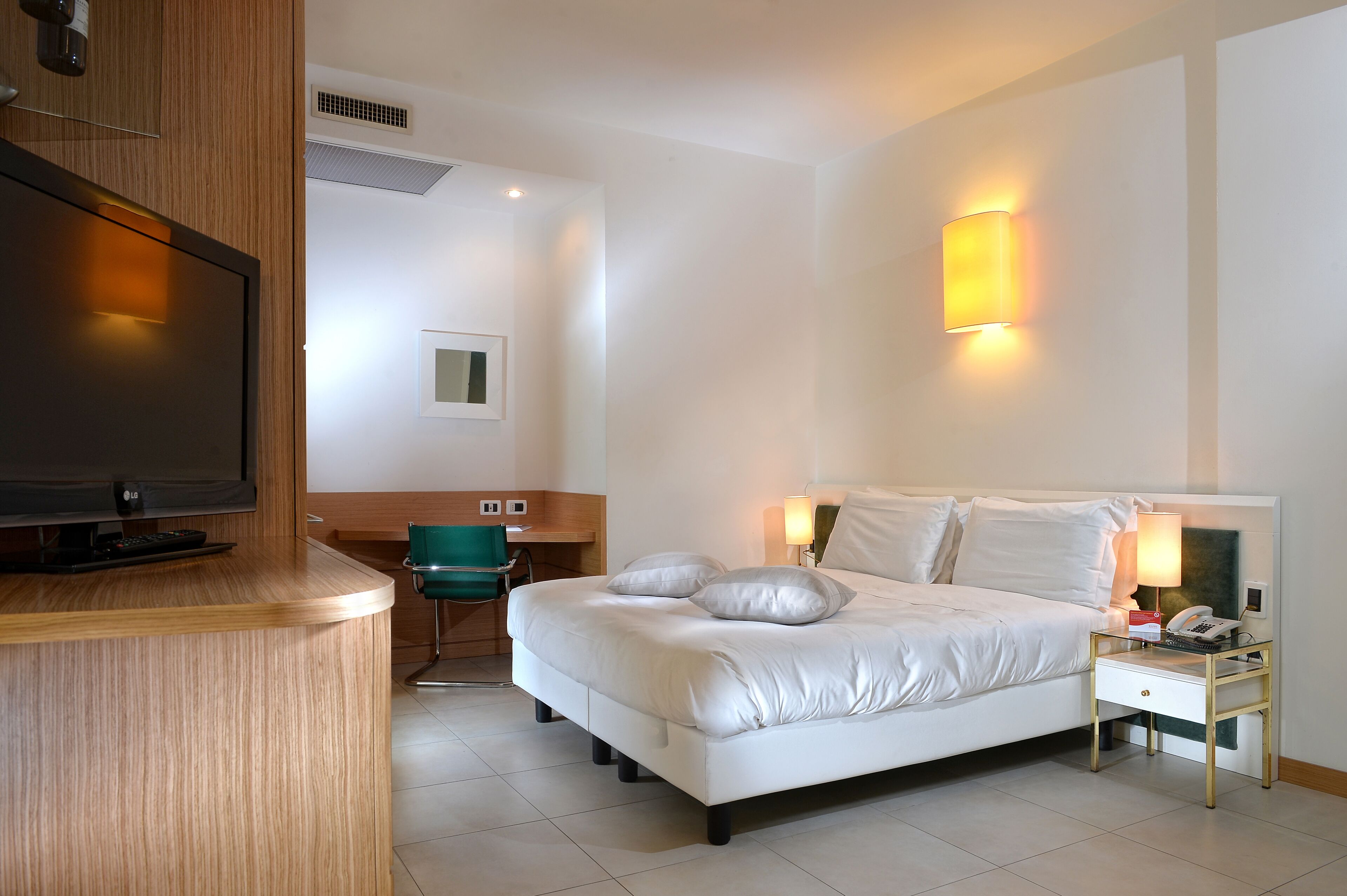 apartment (3 people) | egyptian cotton sheets, premium bedding, down duvets, minibar