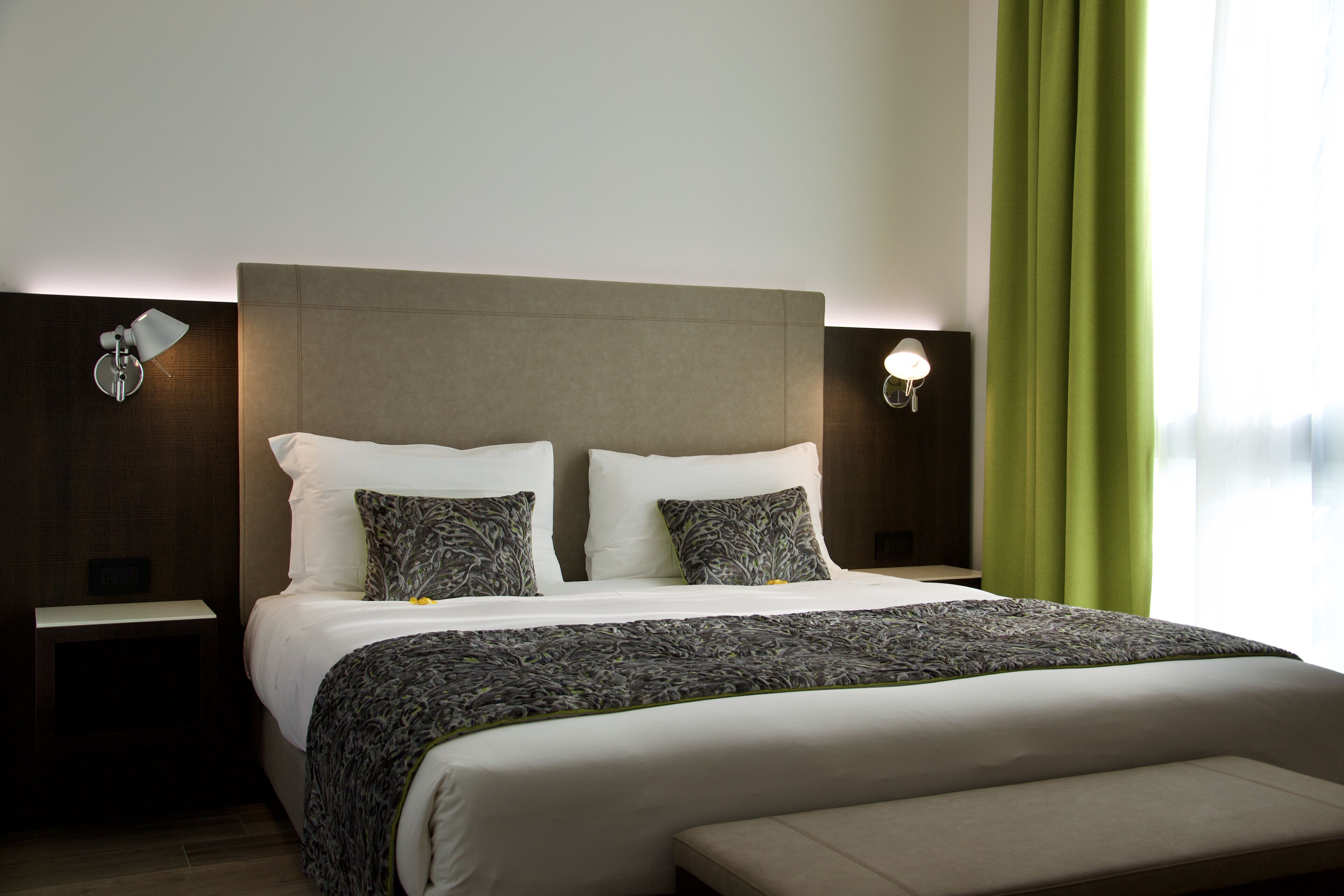 egyptian cotton sheets, premium bedding, down duvets, minibar