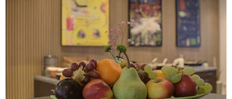 Déjeuner et dîner servis sur place, spécialités Cuisine régionale