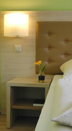 Standard Single Room, 1 Twin Bed | In-room safe, desk, blackout drapes, free cribs/infant beds - Waldhotel Wandlitz (Wandlitz)
