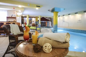 3 piscinas cubiertas