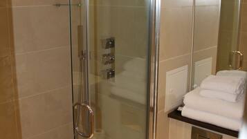 Dusche, Regendusche, Designer-Toilettenartikel, Haartrockner