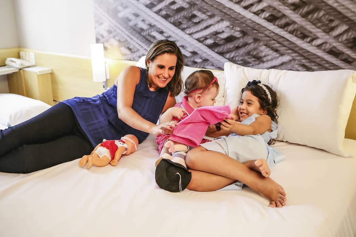 Quarto standard, várias camas | Frigobar, escrivaninha, espaço de trabalho para notebook