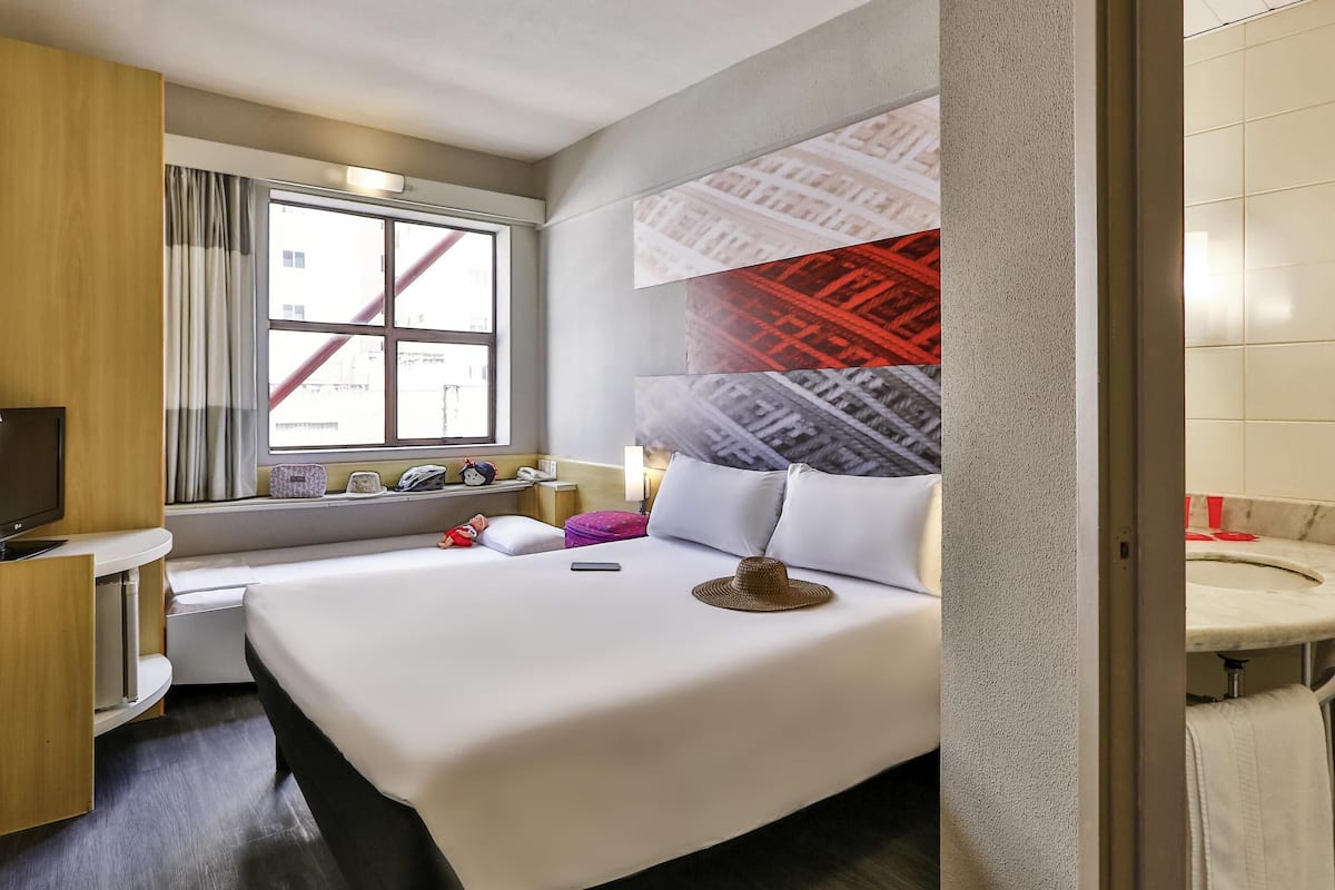 스탠다드룸, 침대(여러 개) | 1 개의 침실, 미니바, 책상, 노트북 작업 공간