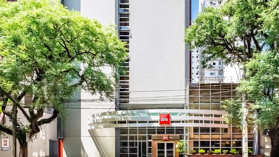 Ibis Maringa 酒店