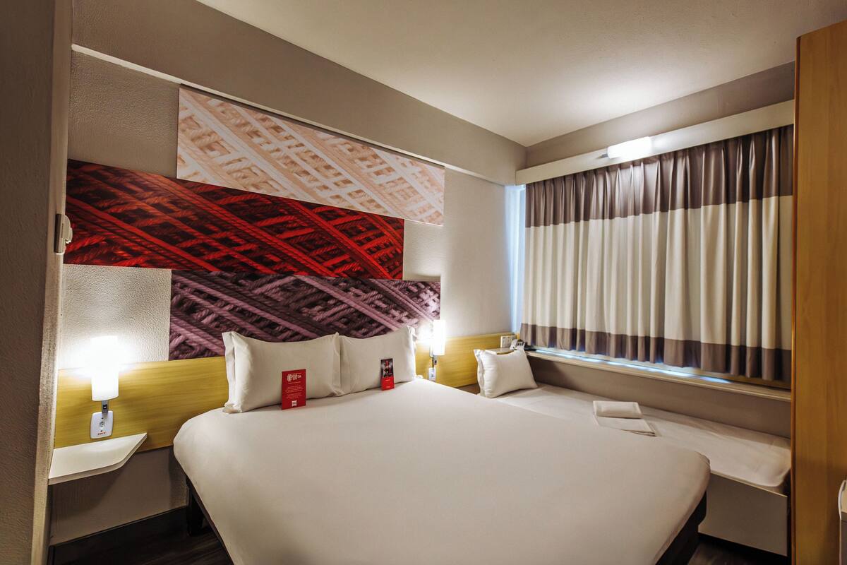 Minibar, desk, laptop workspace, blackout curtains