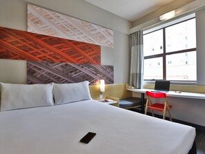 Apartamento familiar, 2 camas dobles | Minibar, escritorio, espacio para trabajar con un portátil