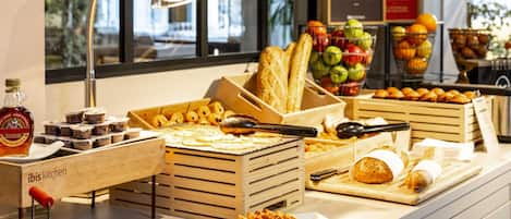 Päivittäinen buffetaamiainen maksusta