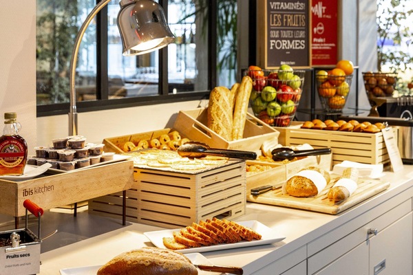 Daily buffet breakfast for a fee