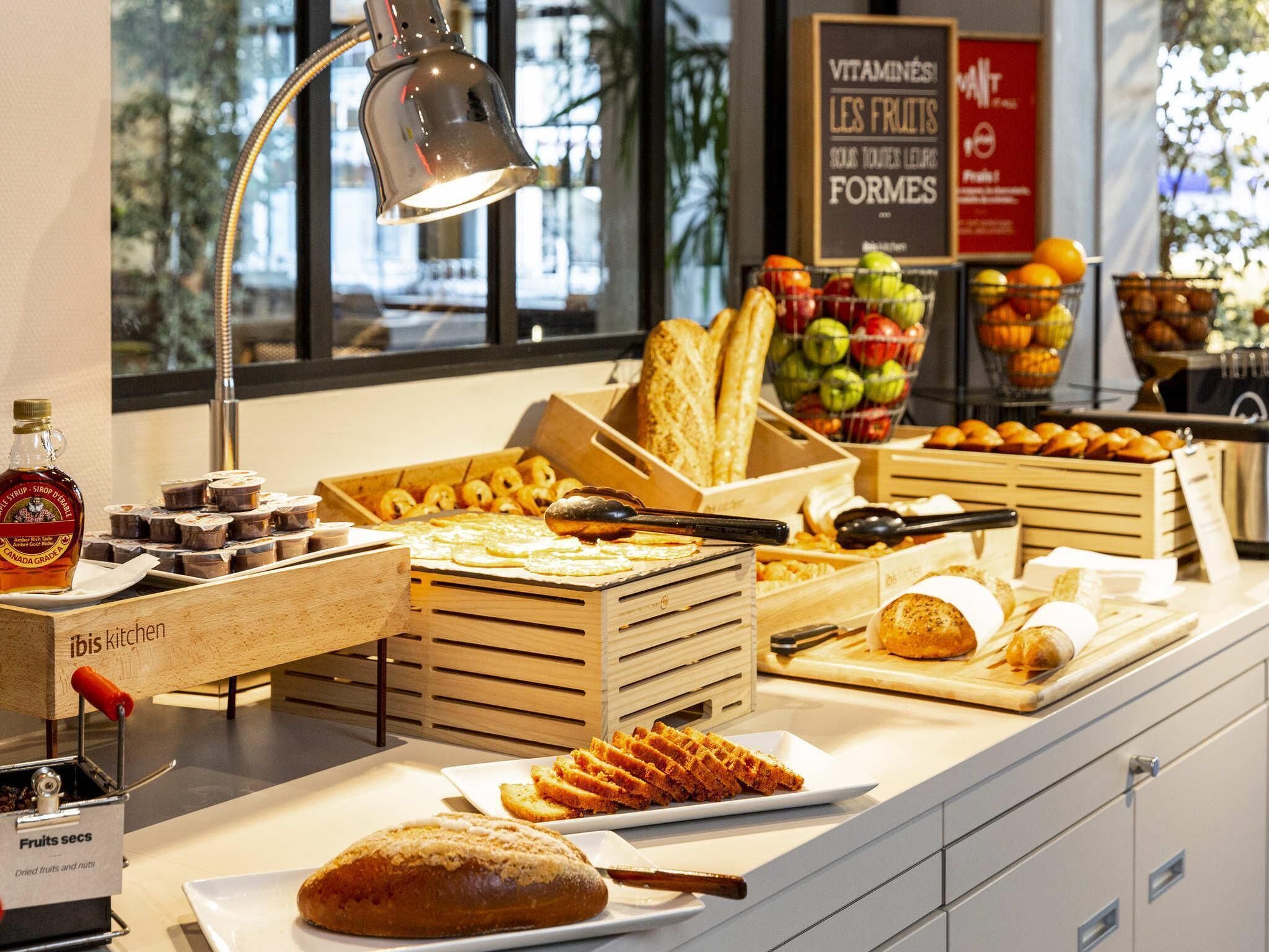 Petit déjeuner buffet servi tous les jours en supplément