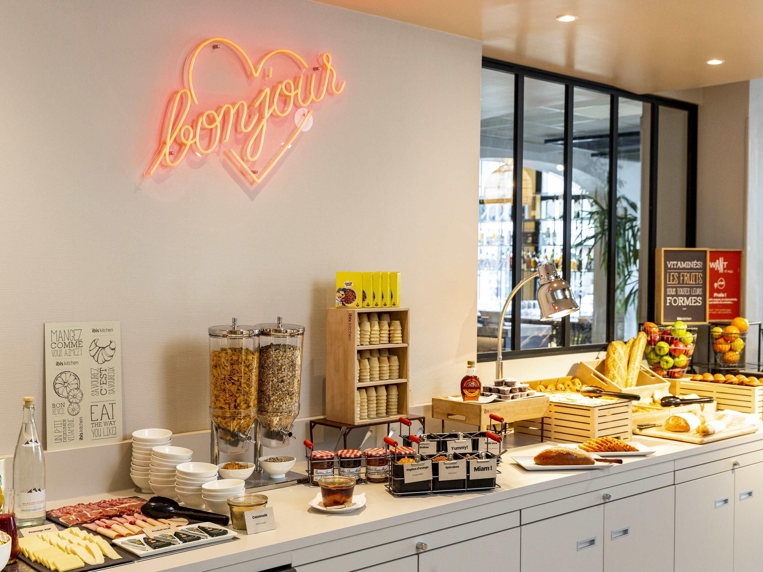 Dagelijks ontbijtbuffet (EUR 14 per persoon)