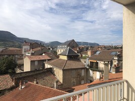 Habitación Deluxe, varias camas (renovated) | Terraza o patio