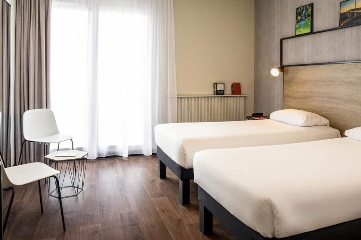 Couette en duvet d'oie, coffres-forts dans les chambres, bureau