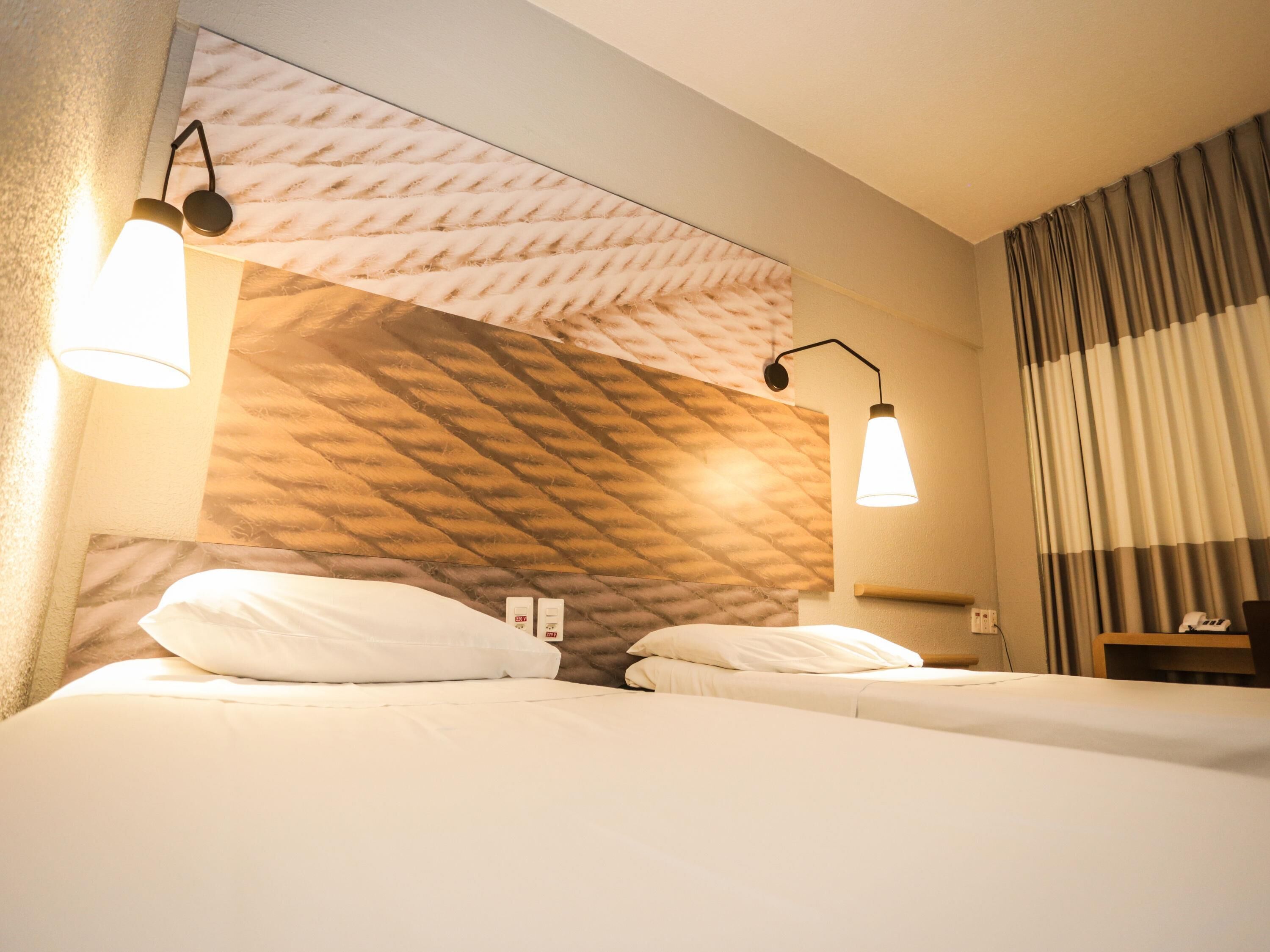 Habitación estándar, 2 camas individuales | Minibar, escritorio, espacio para trabajar con un portátil