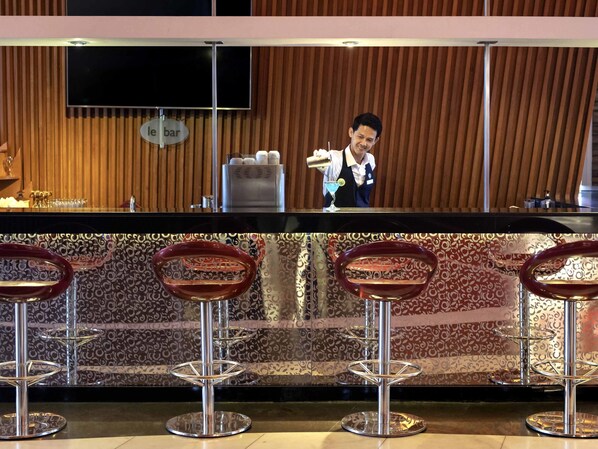 Bar (on property) - Novotel Palembang Hotel & Residence (Palembang)