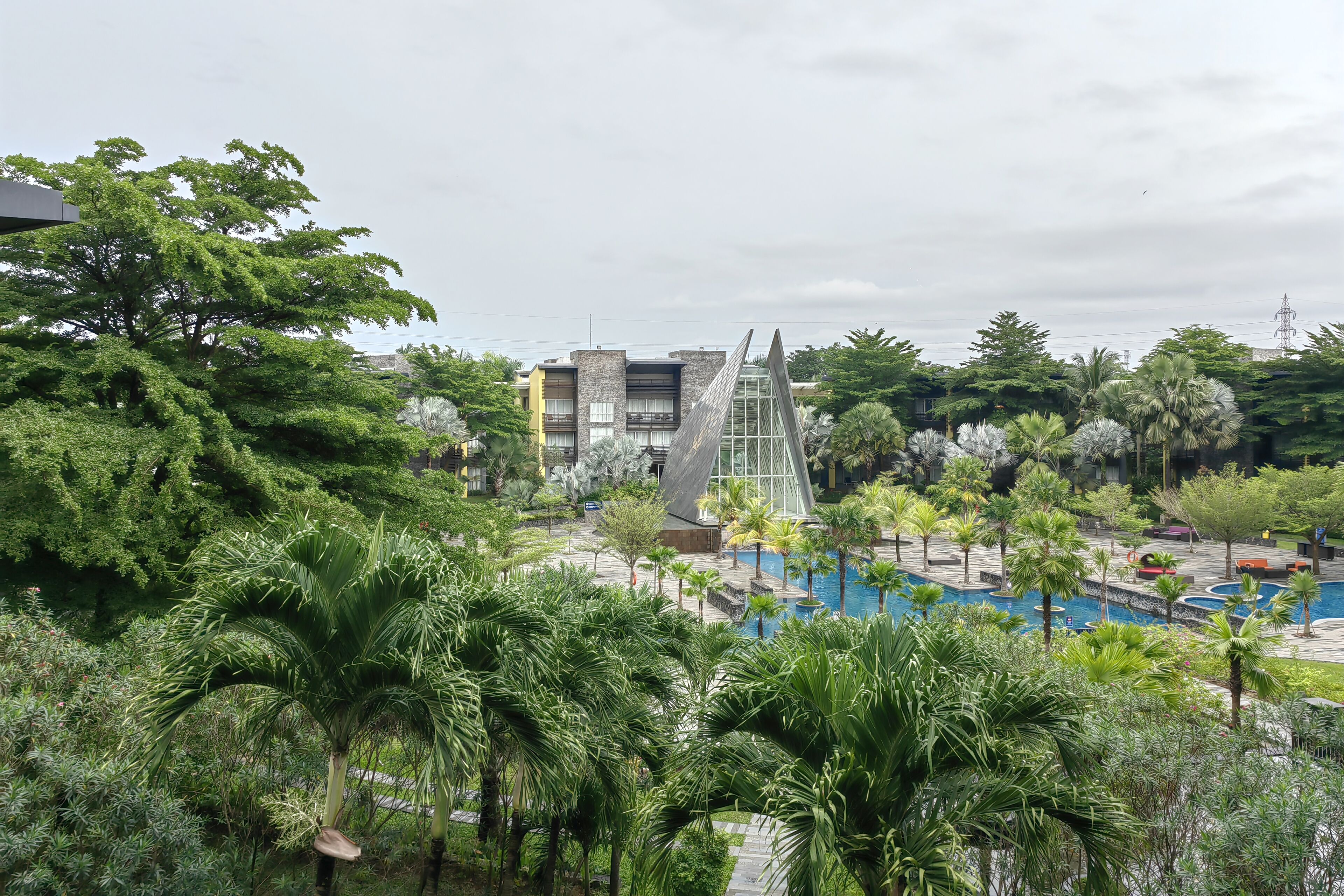 2 outdoor pools, open 6:00 am to 8:00 pm, pool umbrellas