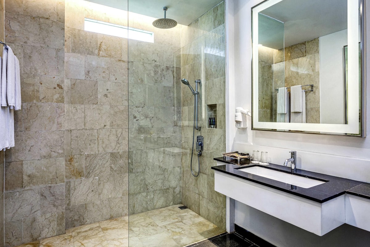 1 habitación, minibar, caja de seguridad en la habitación y escritorio