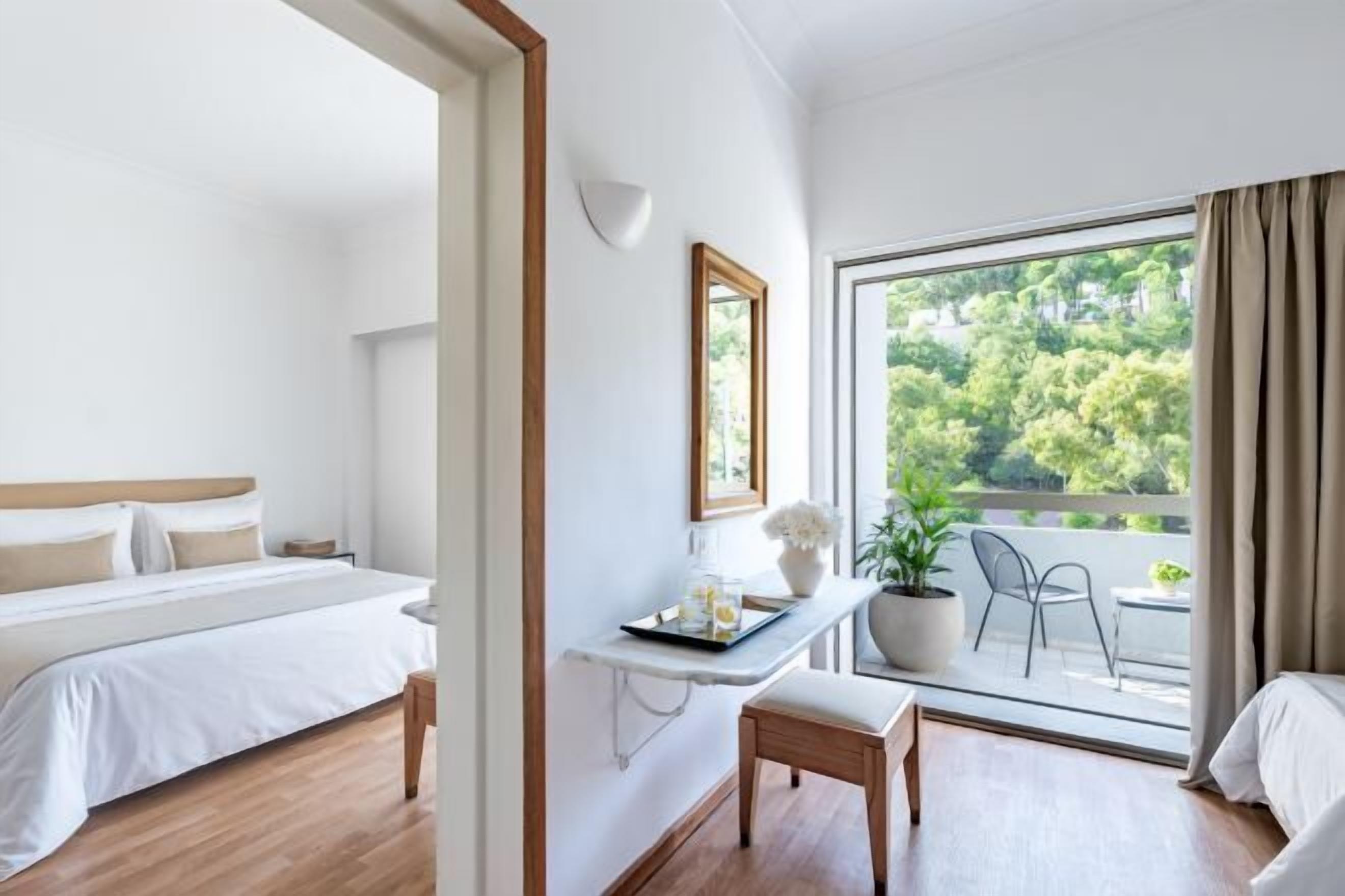 Minibar, in-room safe, free WiFi, bed sheets