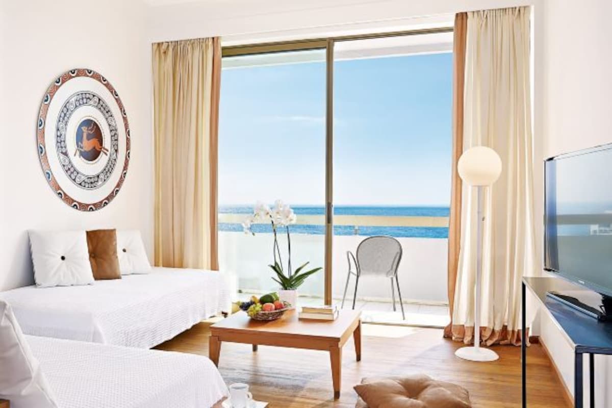 LUX.ME Family Guestroom Sea View