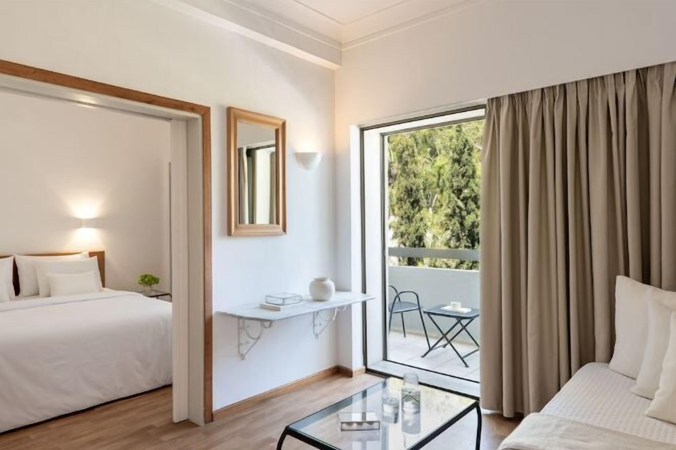 Minibar, in-room safe, free WiFi, bed sheets