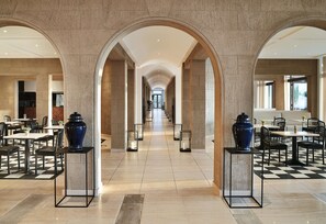 5 ravintolaa, joissa tarjoillaan lounas; amerikkalainen keittiö