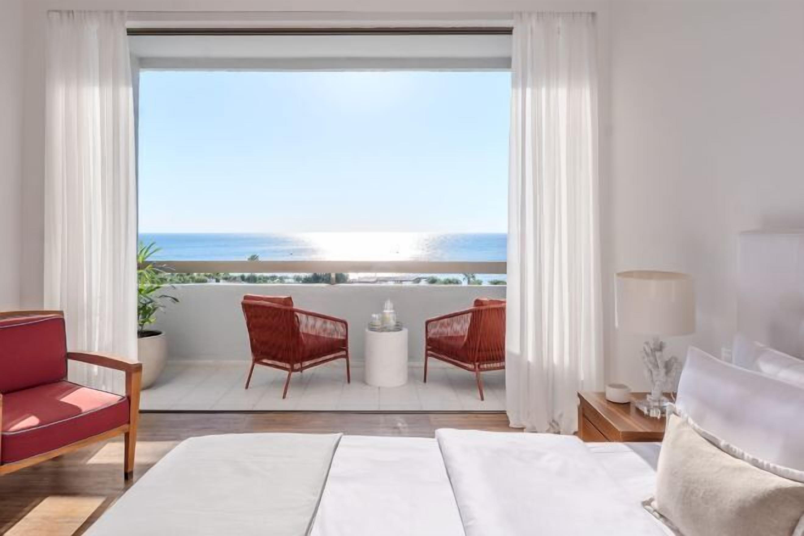 Minibar, in-room safe, free WiFi, bed sheets