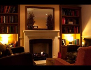 Fireplace - Manor Hotel (Slough)