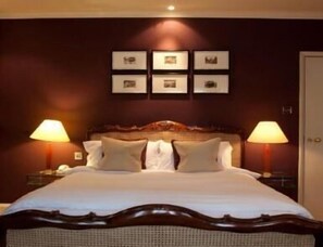 Executive Room | Individually decorated, desk, iron/ironing board, free WiFi - Manor Hotel (Slough)